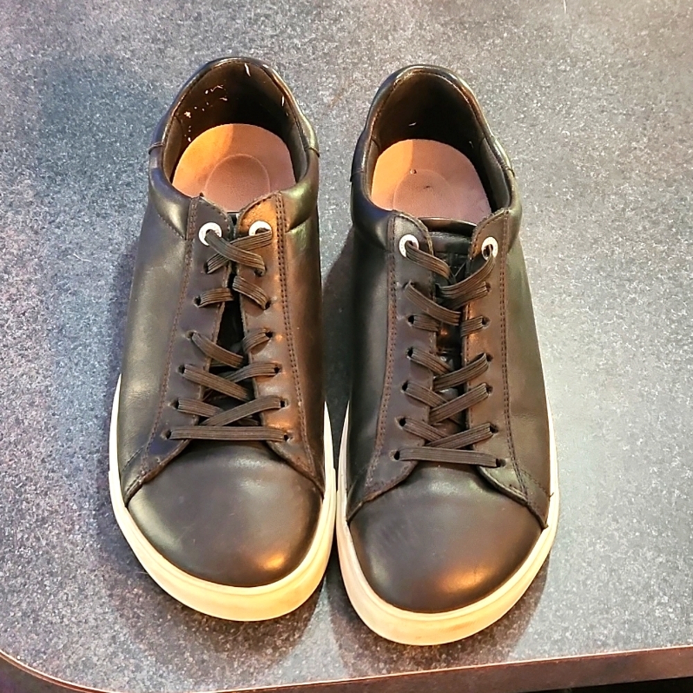 BIRKENSTOCK BEND SNEAKER BLACK LEATHER LIKE NEW / EUC NARROW/REGULAR SIZE 40/9